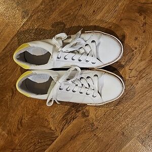 NWOT dolce vita yaya white sneakers 👟 size 9 1/2
